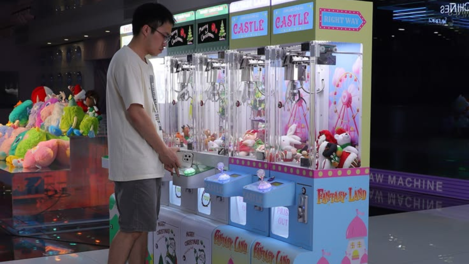 Affordable Toy Claw Machine on Rent in Gurgaon for Birthday Parties