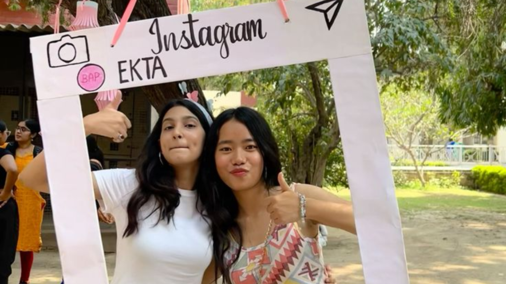 Instant Photo Printing Booth in Defence Colony