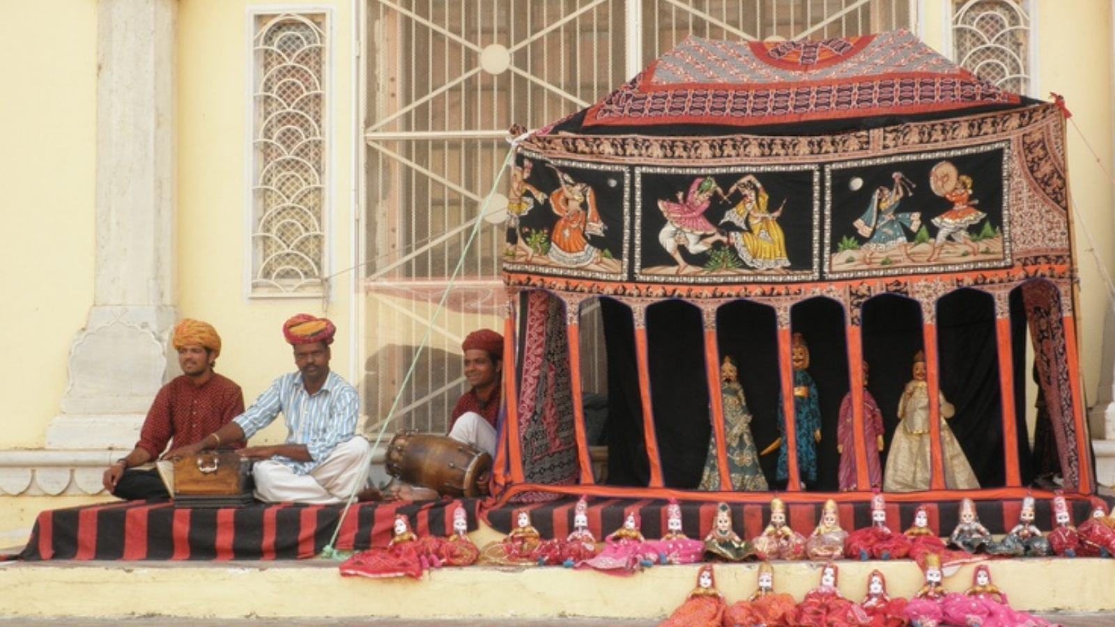 puppet show for hire in Khan market