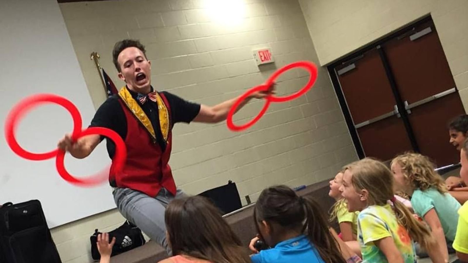 Why Hire a Professional Juggling Show in Gurgaon for Parties