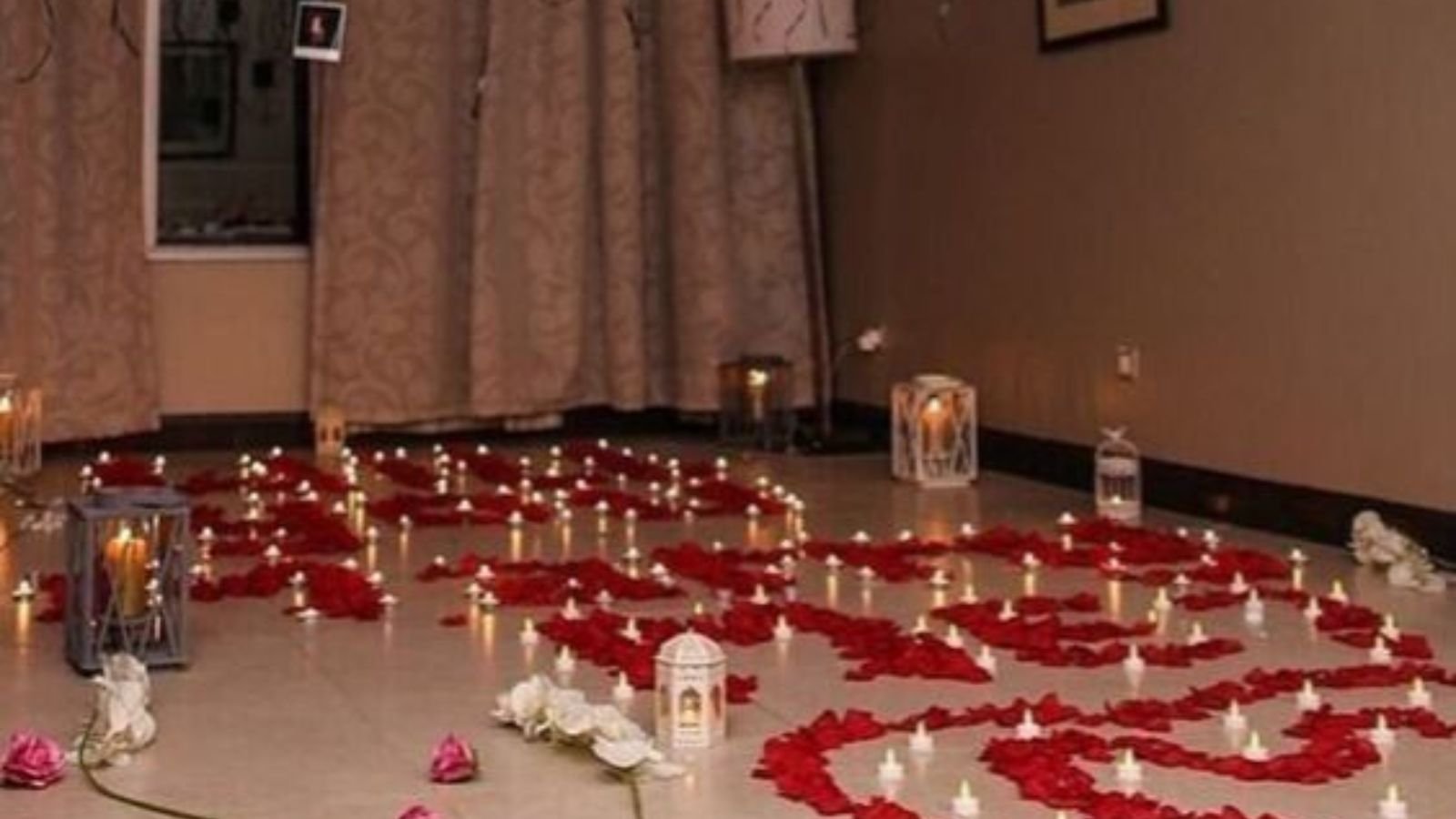 Room Decoration for Birthday Surprise for Boyfriend in Dehradun