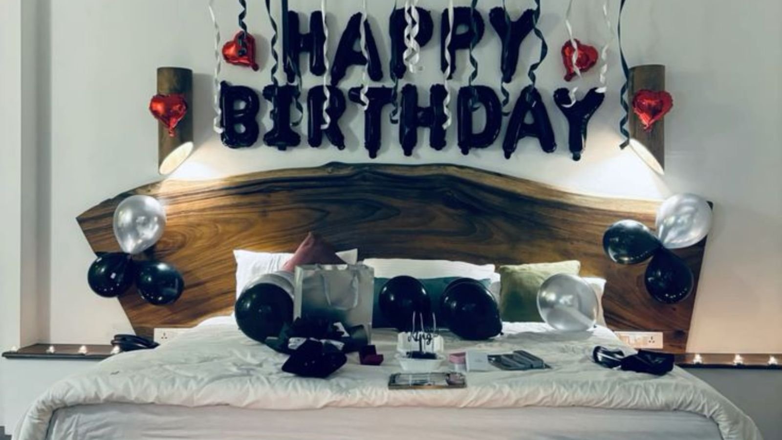 Room Decoration for Birthday Surprise for Boyfriend in Mathura