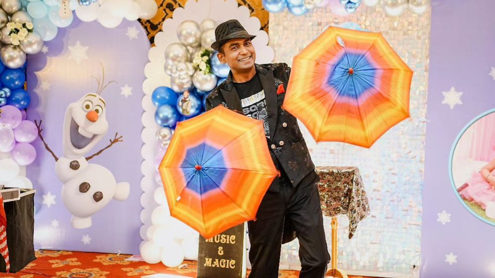 stage magic show in Huaz khas