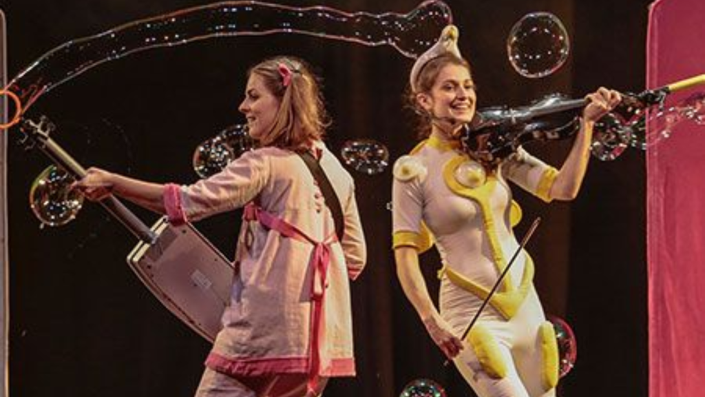 Hire bubble show artist in Khan market