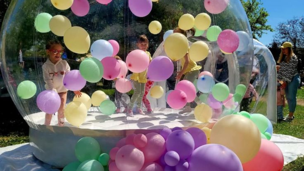 Bubble show in Moti Bagh