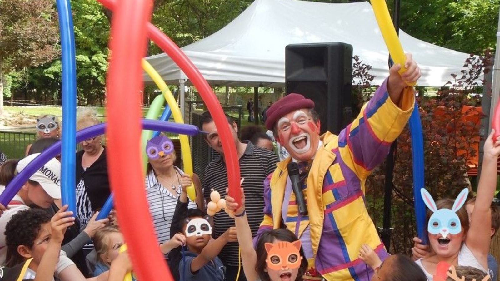 Luxury Event Entertainment by Vintage Circus Juggler in Khan Market