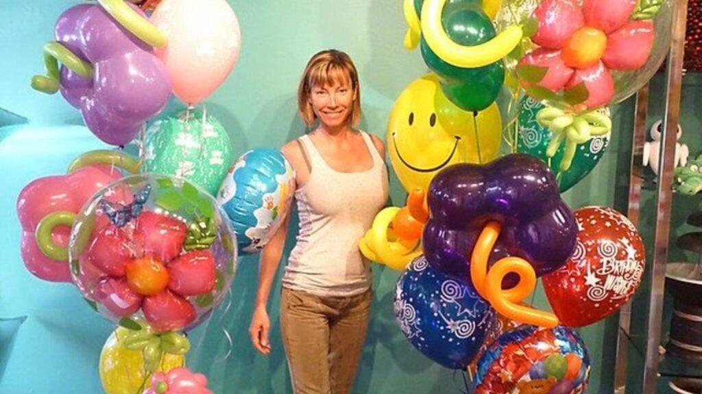 Balloon Bouquet Delivery in Defence Colony for Birthday Celebration