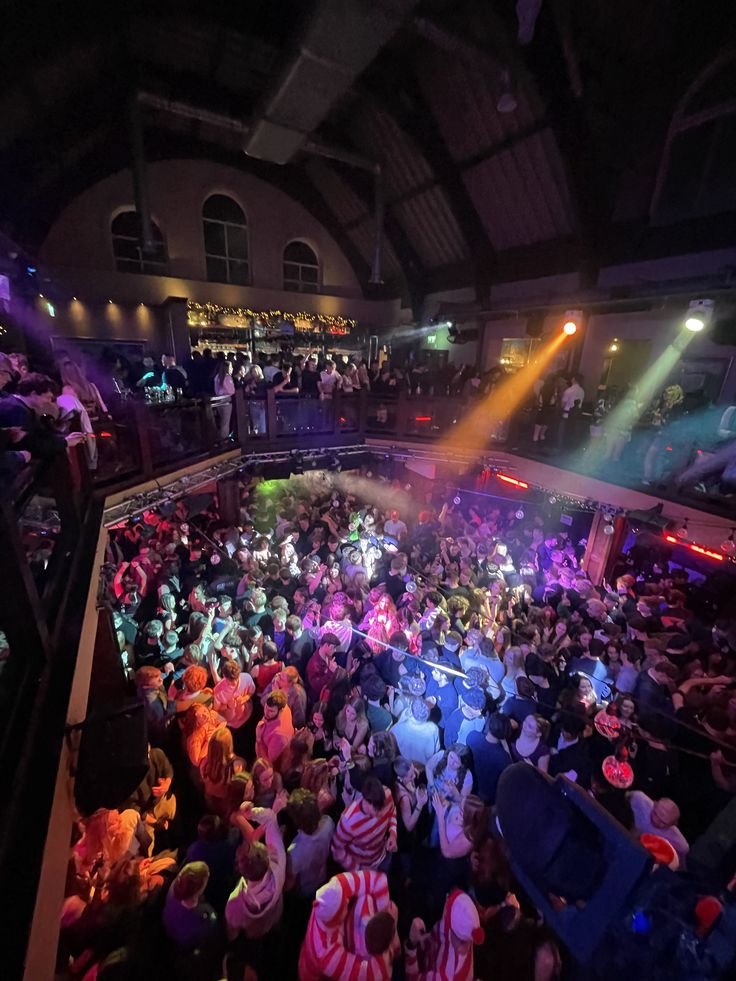 How to Choose Event Games According to Your Venue Size